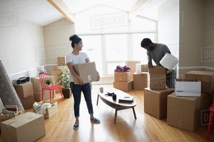 Căn hộ chung cư chật hẹp gây nhiều khó khăn khi chuyển nhà tại thạch thất